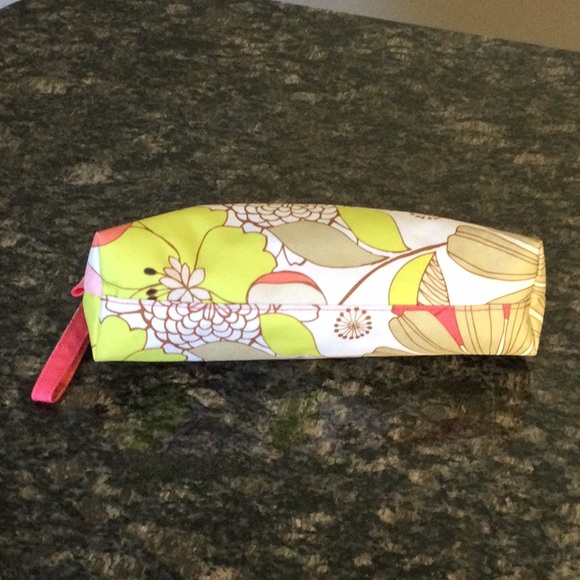 Clinique Floral Cosmetic Bags x 2 - Picture 4 of 10